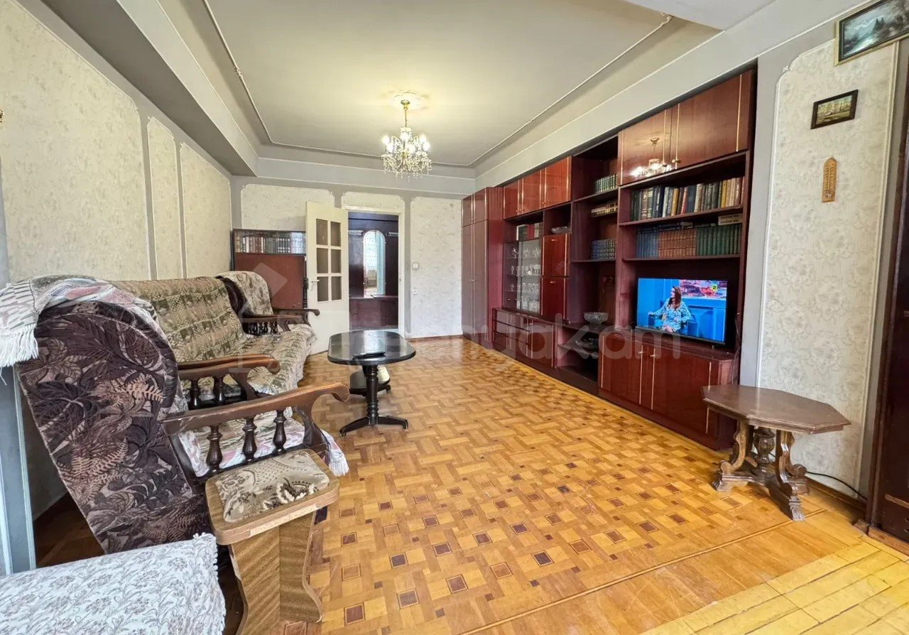 2 Սենյականոց Բնակարան, 75քմ, 2/10 հարկ, Նորմալ Վիճակում, Կահավորված