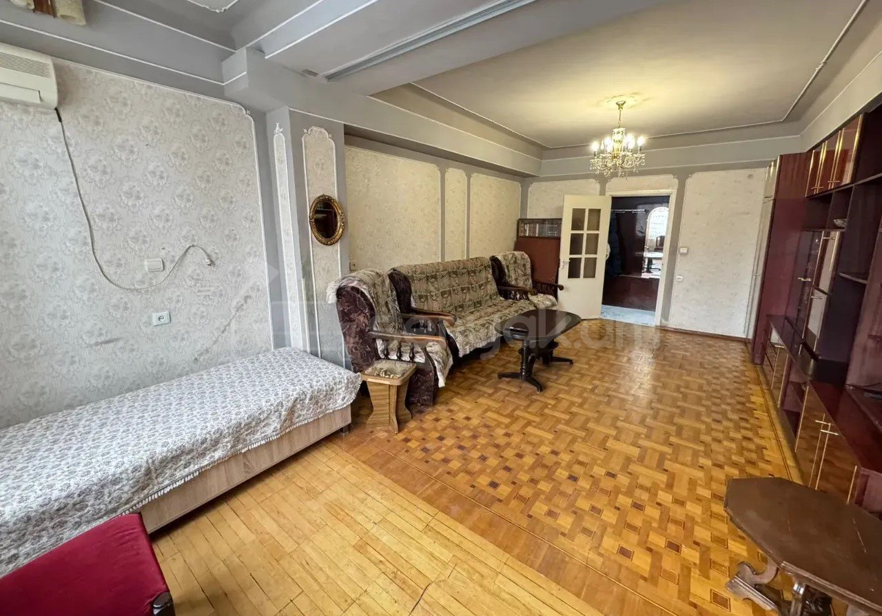 2 Սենյականոց Բնակարան, 75քմ, 2/10 հարկ, Նորմալ Վիճակում, Կահավորված