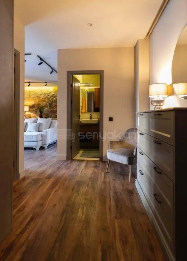 2 Սենյականոց Բնակարան Քարե Շենքում, 60քմ, 3/5 հարկ, Դիզայներական Վերանորոգված, Կահավորված