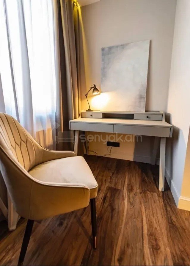 2 Սենյականոց Բնակարան Քարե Շենքում, 60քմ, 3/5 հարկ, Դիզայներական Վերանորոգված, Կահավորված