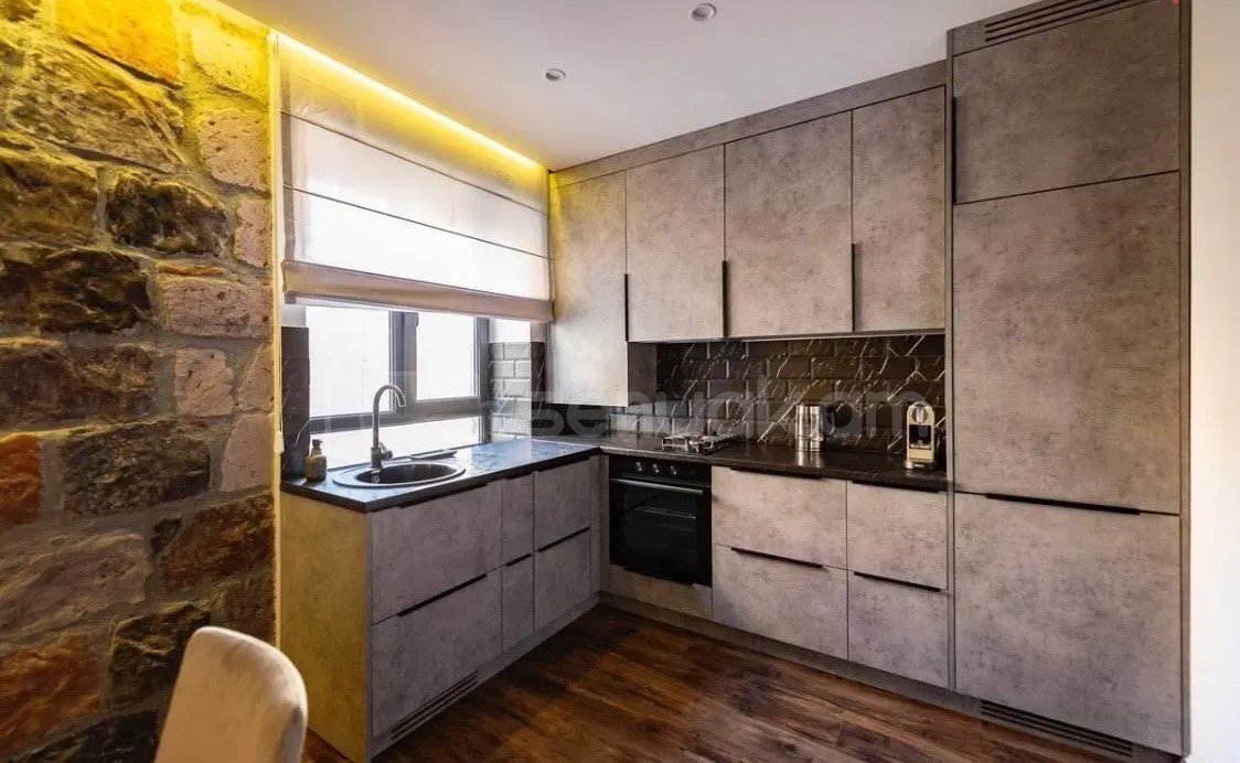 2 Սենյականոց Բնակարան Քարե Շենքում, 60քմ, 3/5 հարկ, Դիզայներական Վերանորոգված, Կահավորված