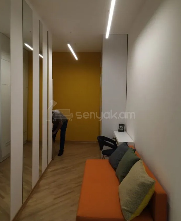 2 Սենյականոց Բնակարան Քարե Շենքում, 68քմ, 2/4 հարկ, Դիզայներական Վերանորոգված, Կահավորված