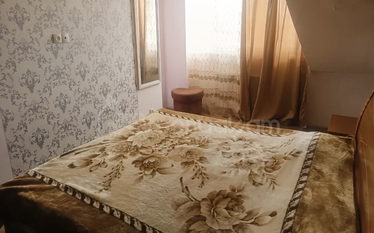 3 Սենյականոց Բնակարան Քարե Շենքում, 72քմ, 3/5 հարկ, Կապիտալ Վերանորոգված, Կահավորված