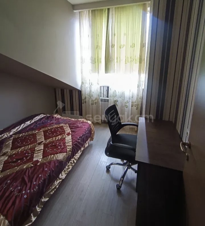 3 Սենյականոց Բնակարան Քարե Շենքում, 72քմ, 3/5 հարկ, Կապիտալ Վերանորոգված, Կահավորված