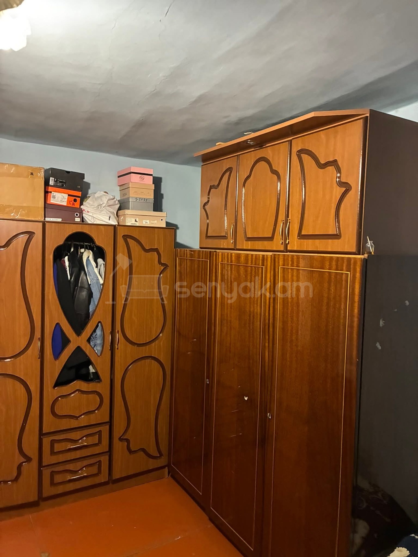 2 Սենյականոց Բնակարան Քարե Շենքում, 48քմ, 1/1 հարկ, Նորմալ Վիճակում, Կահավորված