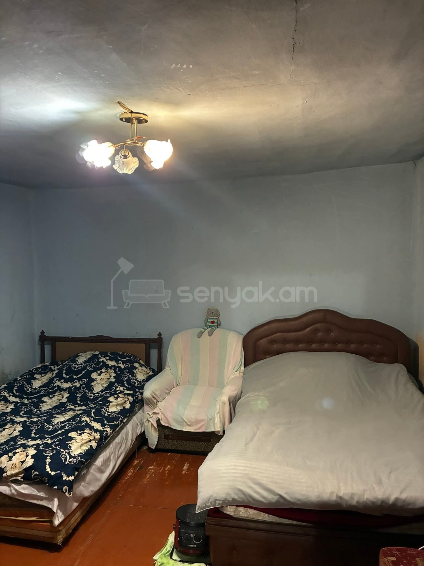 2 Սենյականոց Բնակարան Քարե Շենքում, 48քմ, 1/1 հարկ, Նորմալ Վիճակում, Կահավորված