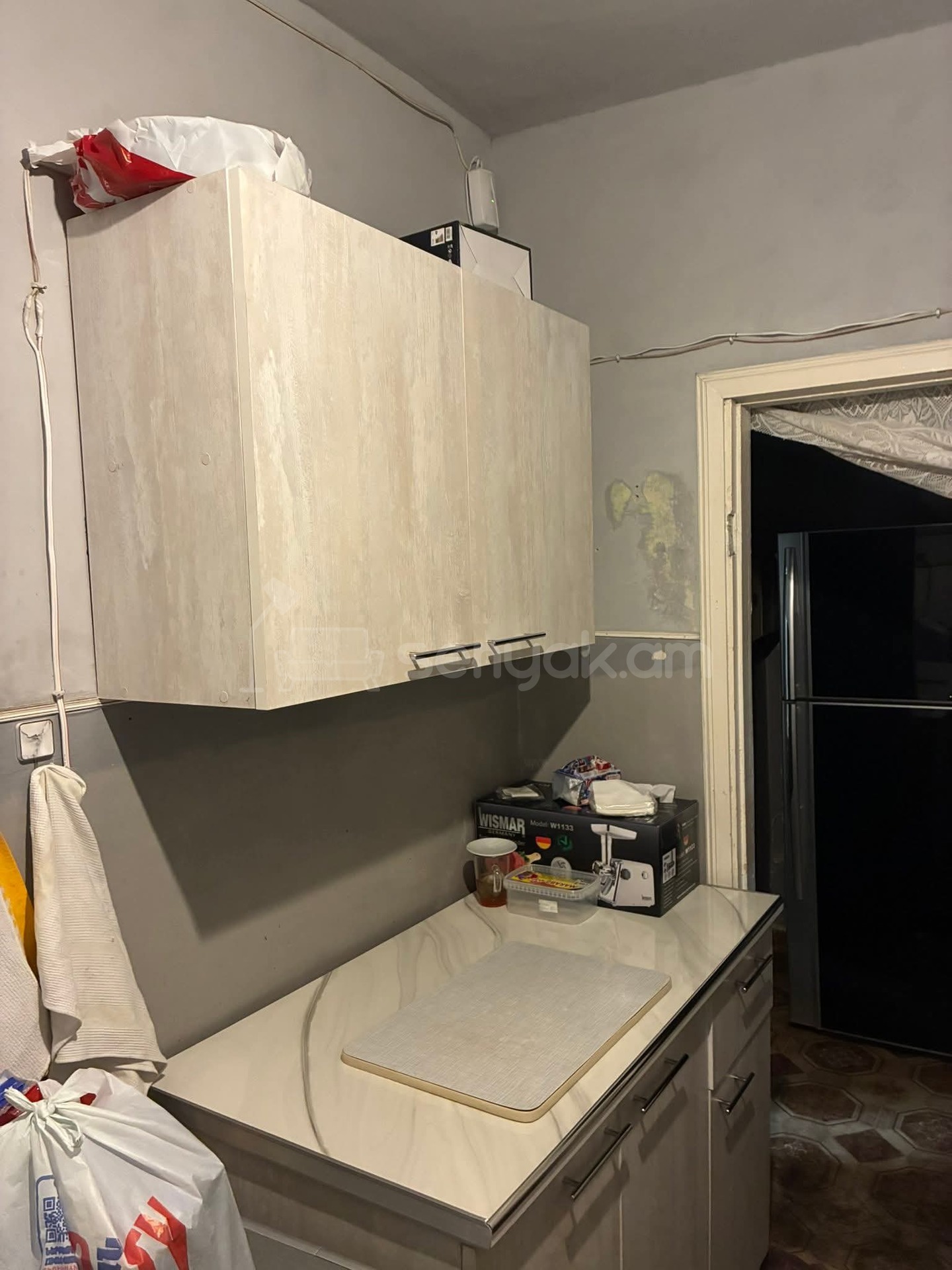 2 Սենյականոց Բնակարան Քարե Շենքում, 48քմ, 1/1 հարկ, Նորմալ Վիճակում, Կահավորված