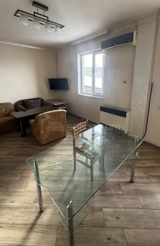 2 Սենյականոց Բնակարան Քարե Շենքում, 72քմ, 1/1 հարկ, Կապիտալ Վերանորոգված, Կահավորված