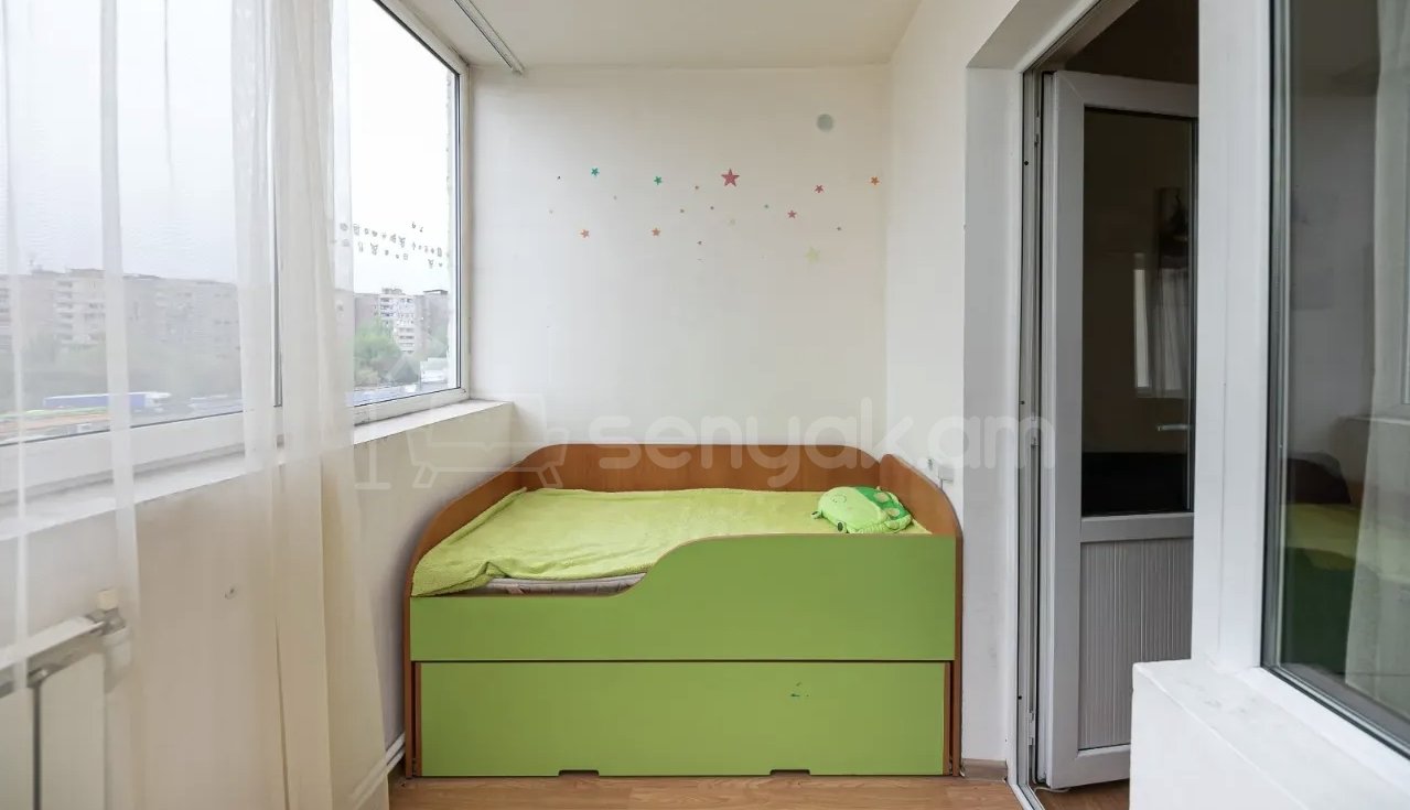 2 Սենյականոց Բնակարան, 74քմ, 4/9 հարկ, Նորմալ Վիճակում, Կահավորված, Արևկող