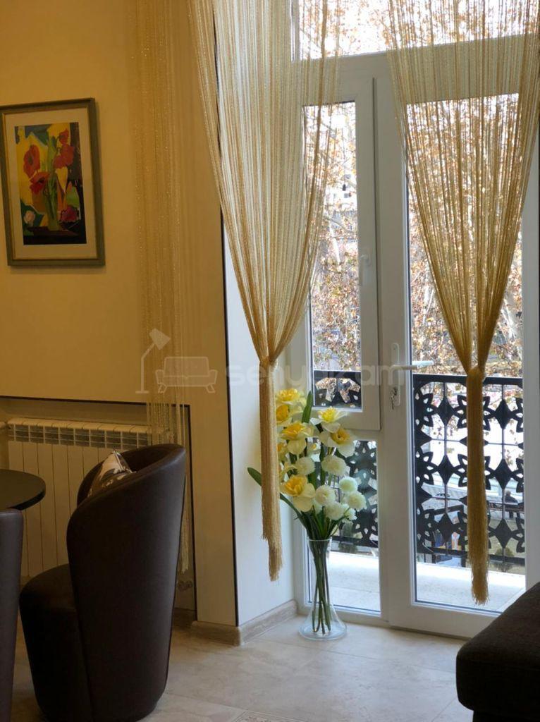 3 Սենյականոց Բնակարան Քարե Շենքում, 80քմ, 2/5 հարկ, Կապիտալ Վերանորոգված, Կահավորված, Արևկող