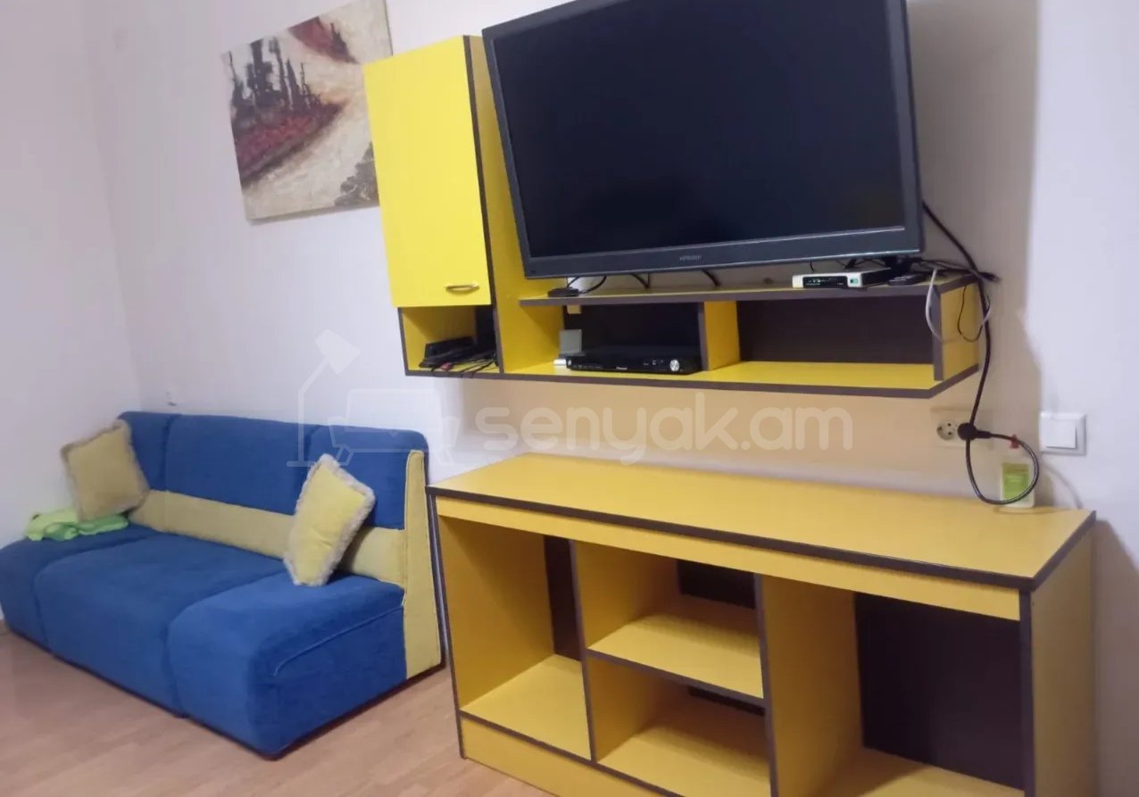 3 Սենյականոց Բնակարան, 70քմ, 7/10 հարկ, Նորմալ Վիճակում, Կահավորված