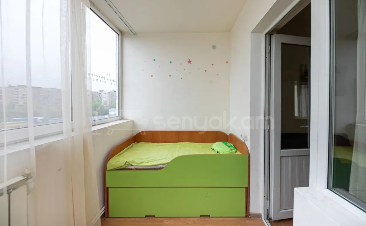 3 Սենյականոց Բնակարան, 70քմ, 7/10 հարկ, Նորմալ Վիճակում, Կահավորված