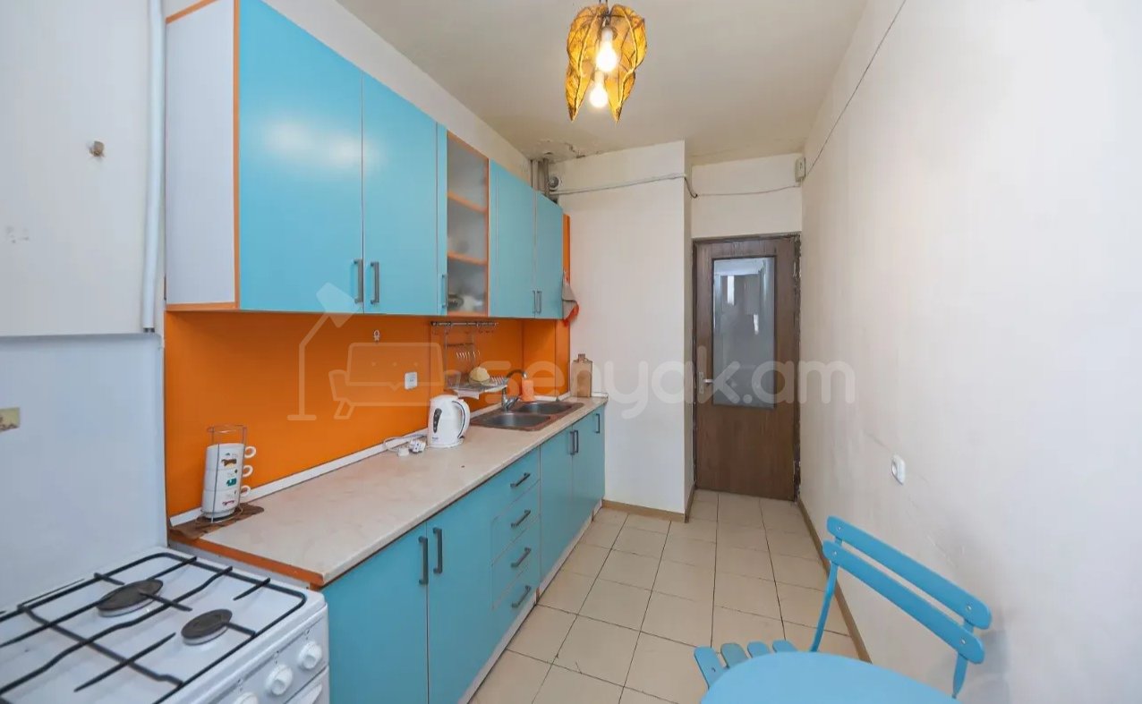 3 Սենյականոց Բնակարան, 70քմ, 7/10 հարկ, Նորմալ Վիճակում, Կահավորված