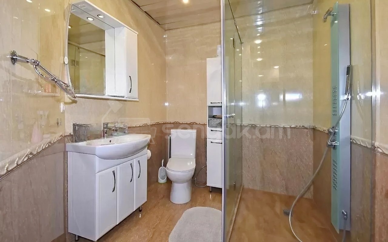 3 Սենյականոց Բնակարան Նորակառույցում, 120քմ, 8/9 հարկ, Կապիտալ Վերանորոգված