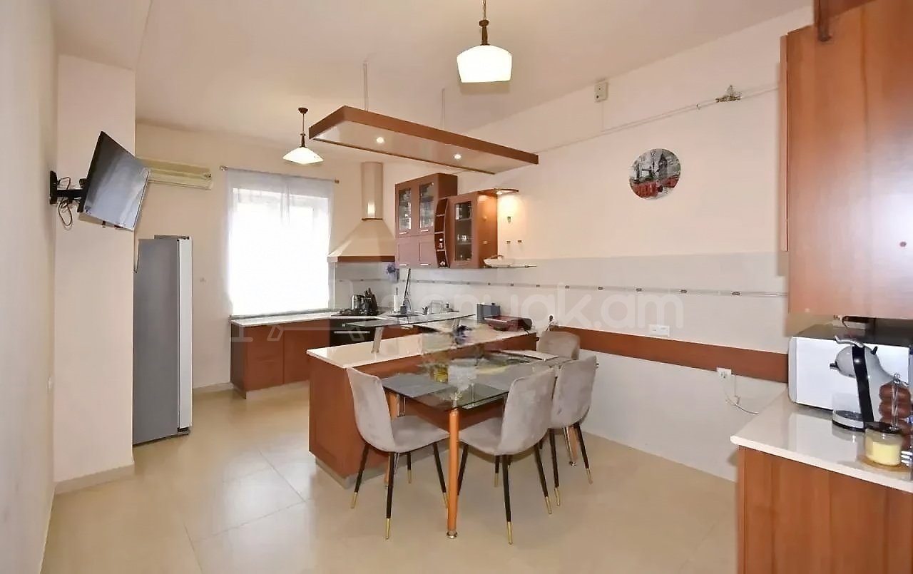 3 Սենյականոց Բնակարան Նորակառույցում, 120քմ, 8/9 հարկ, Կապիտալ Վերանորոգված