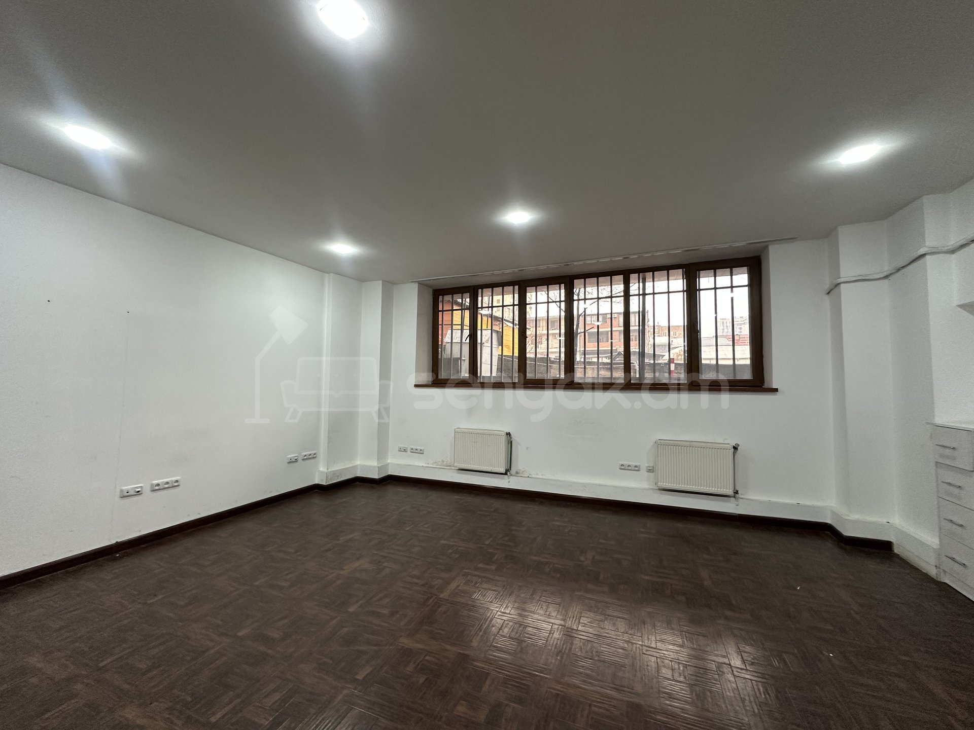 Օֆիսային Տարածք, 40քմ, Կապիտալ Վերանորոգված