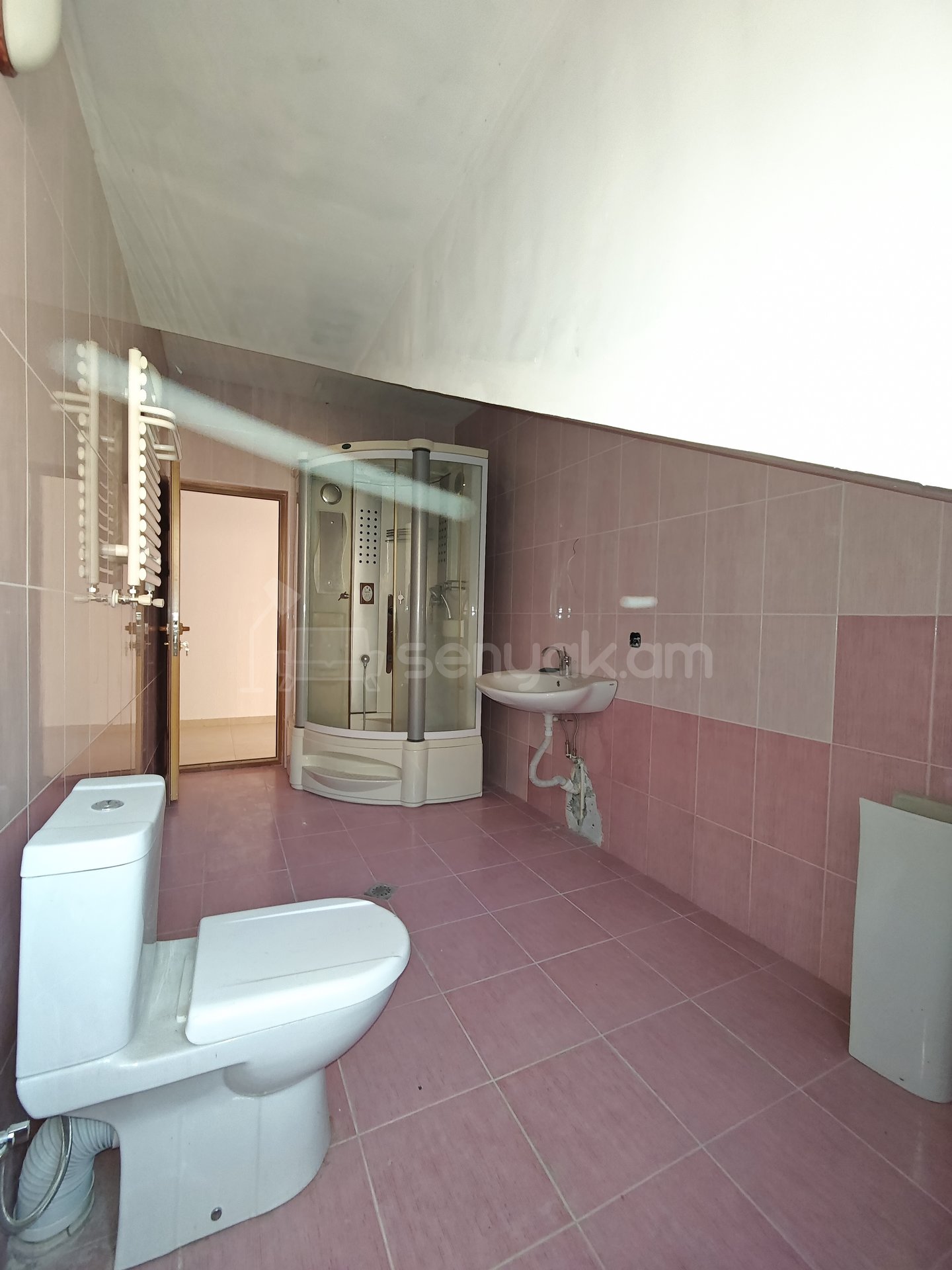 8 Սենյականոց Շքեղ Առանձնատուն, 343քմ, Ավտոտնակով