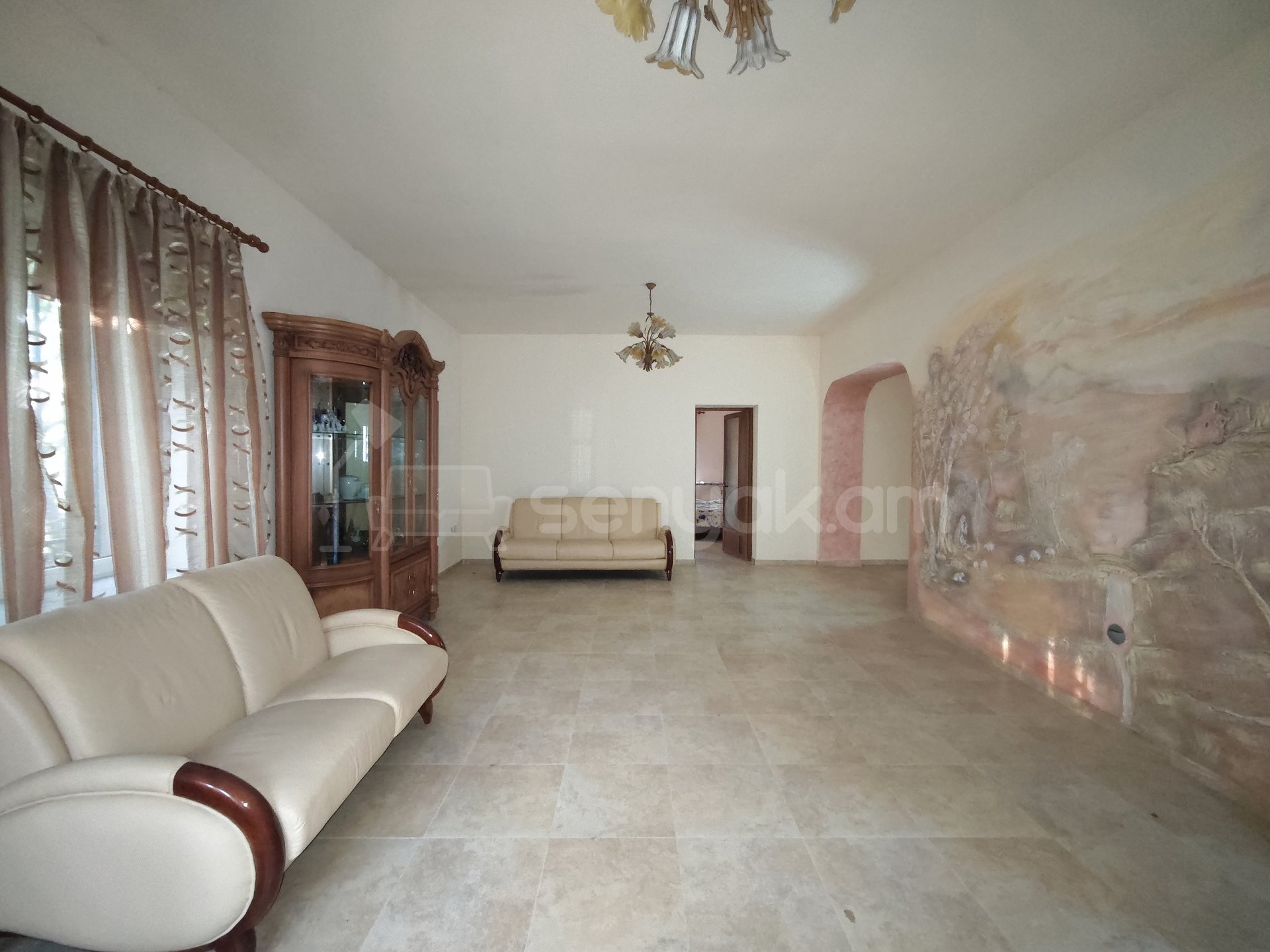 8 Սենյականոց Շքեղ Առանձնատուն, 343քմ, Ավտոտնակով