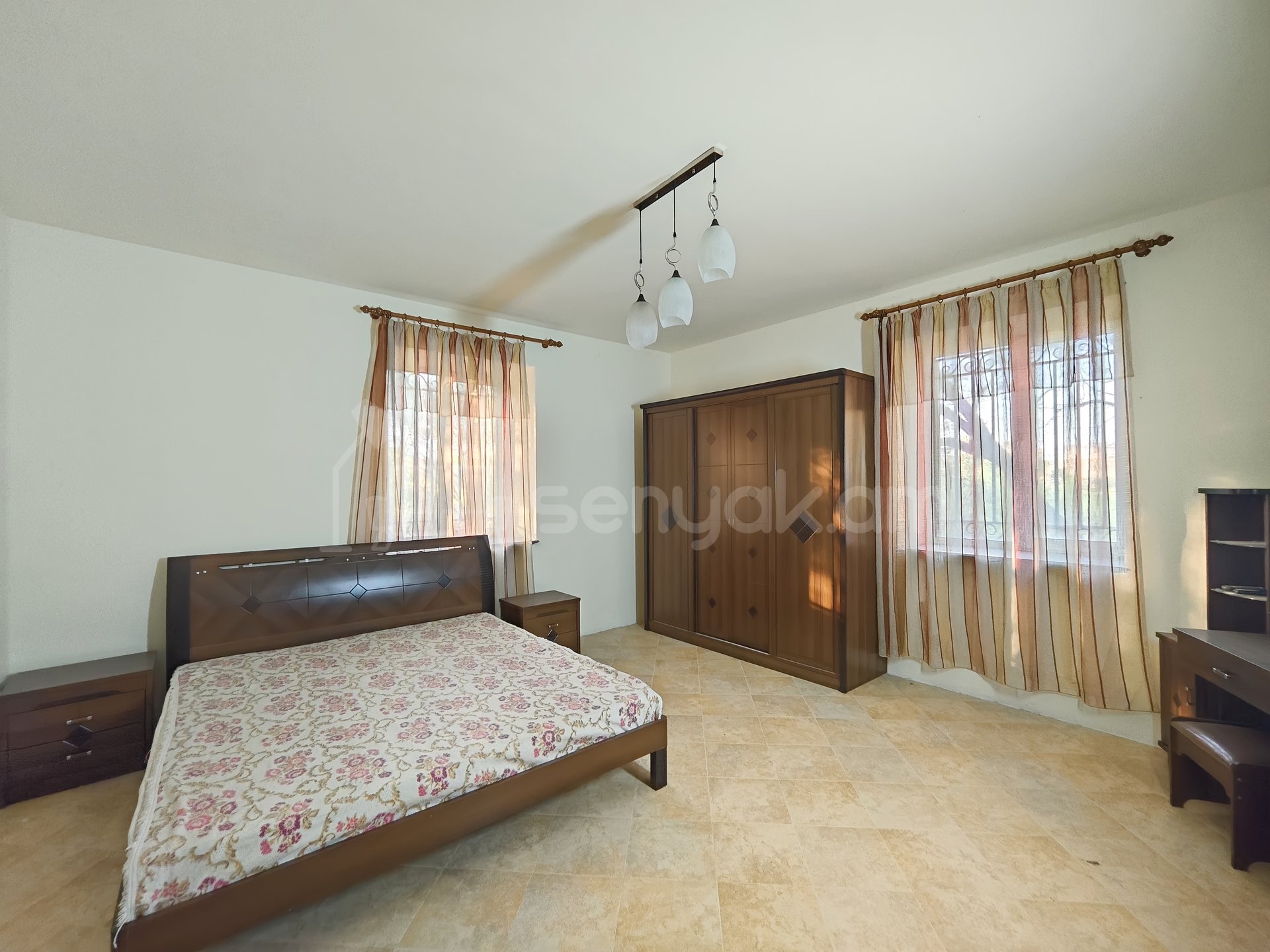 8 Սենյականոց Շքեղ Առանձնատուն, 343քմ, Ավտոտնակով