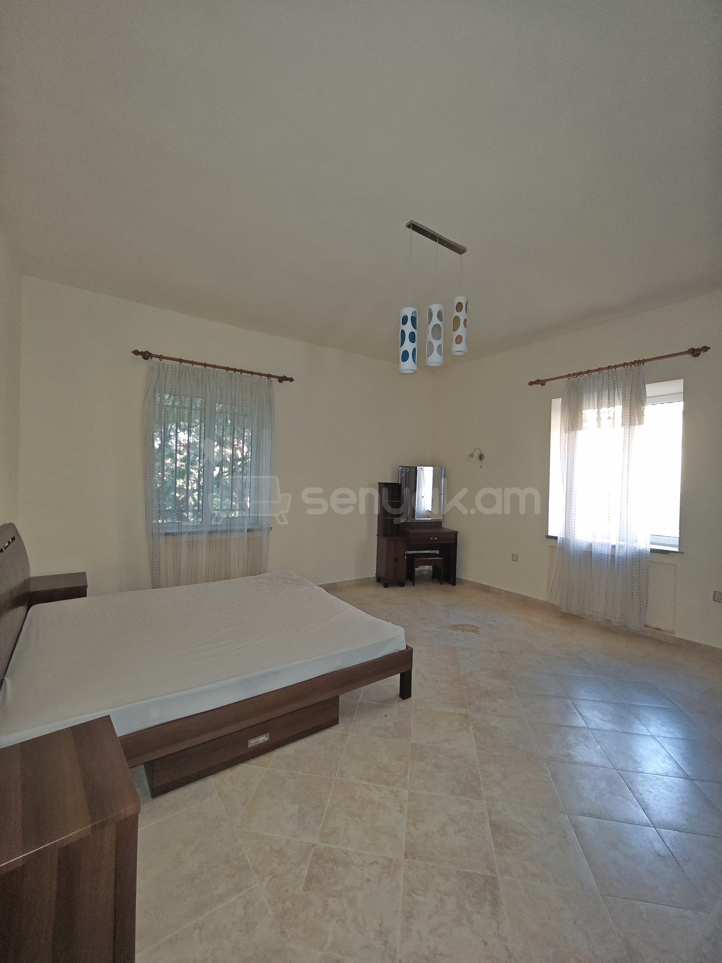 8 Սենյականոց Շքեղ Առանձնատուն, 343քմ, Ավտոտնակով