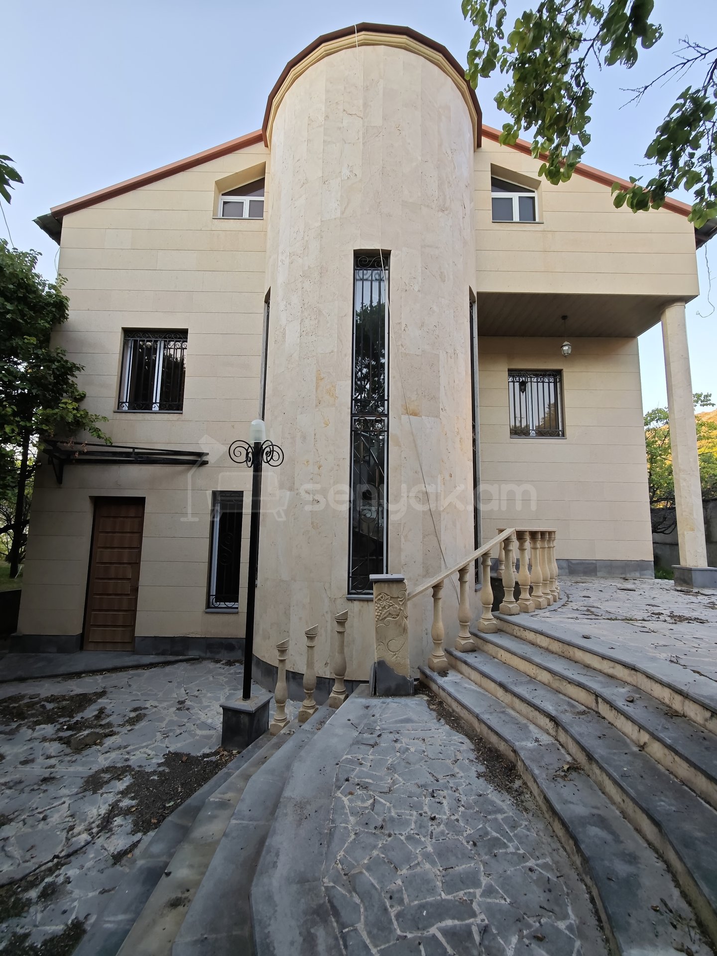 8 Սենյականոց Շքեղ Առանձնատուն, 343քմ, Ավտոտնակով