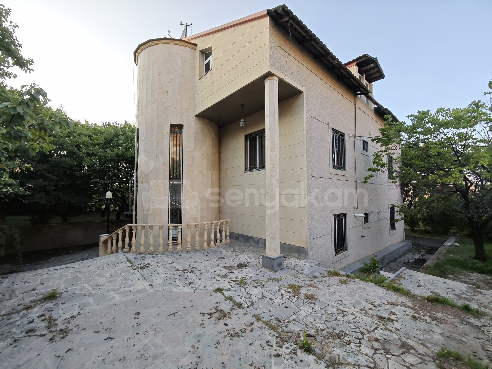 8 Սենյականոց Շքեղ Առանձնատուն, 343քմ, Ավտոտնակով