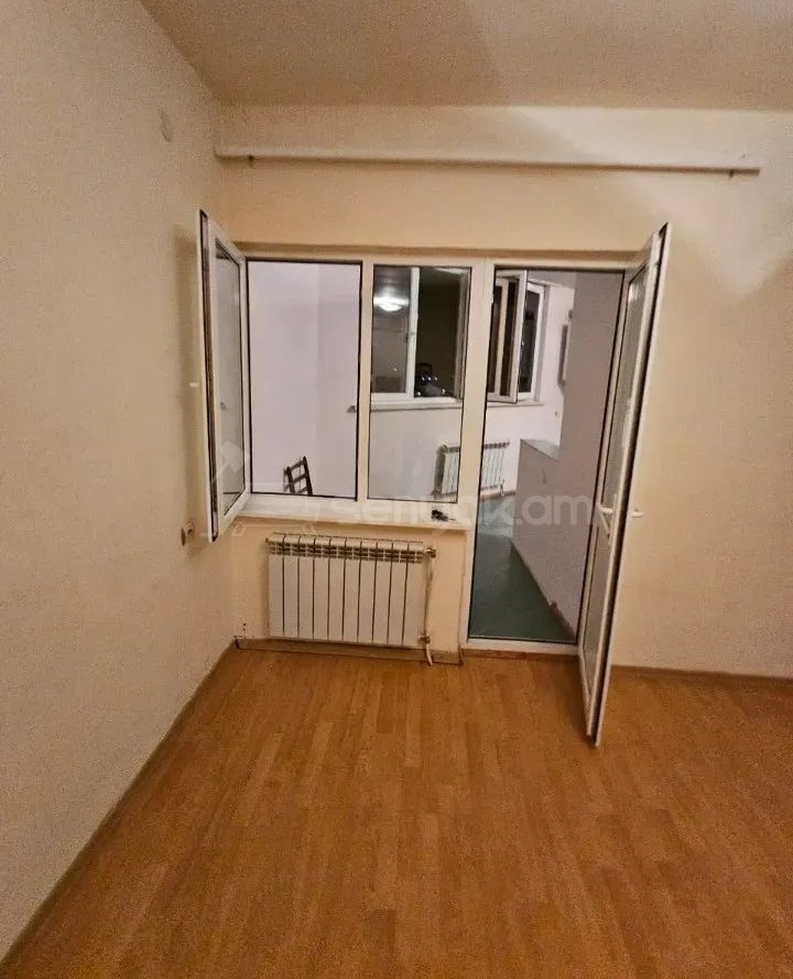 3 Սենյականոց Բնակարան, 63քմ, 8/16 հարկ, Կապիտալ Վերանորոգված