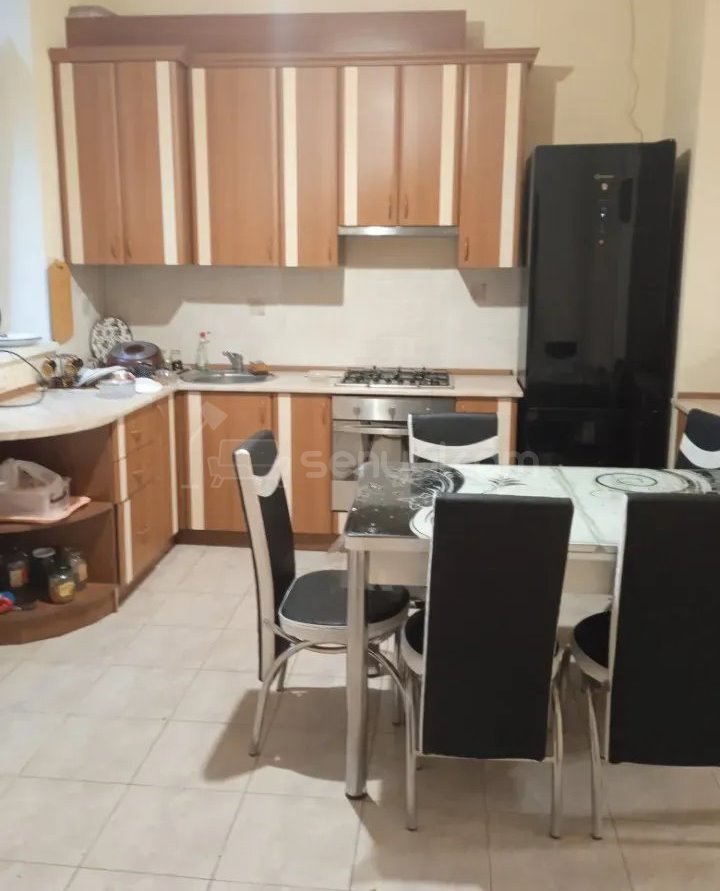 3 Սենյականոց Բնակարան Քարե Շենքում, 76քմ, 1/3 հարկ, Կապիտալ Վերանորոգված