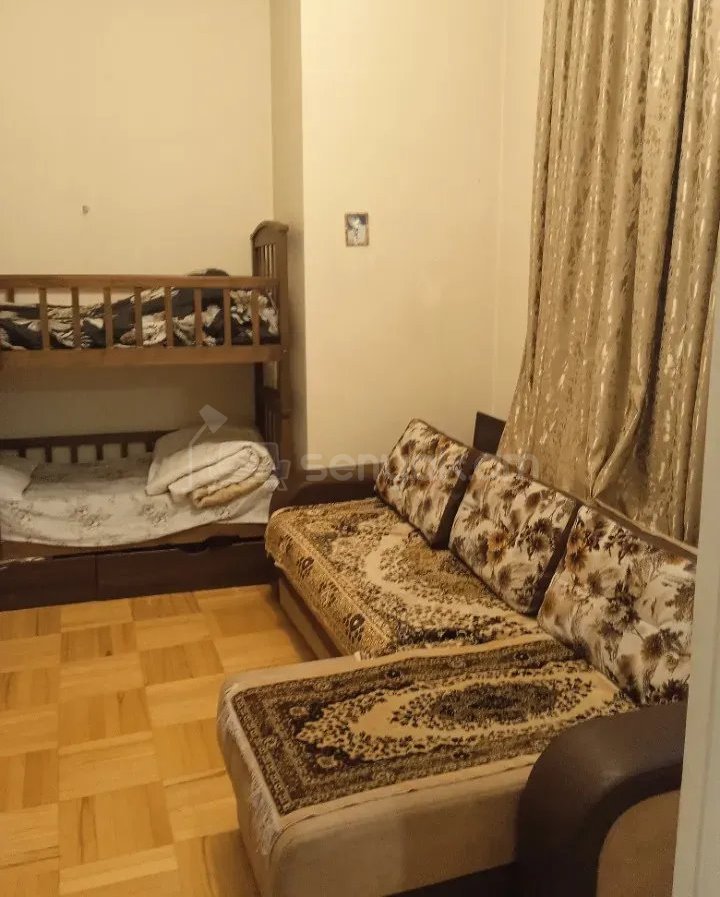 3 Սենյականոց Բնակարան Քարե Շենքում, 76քմ, 1/3 հարկ, Կապիտալ Վերանորոգված