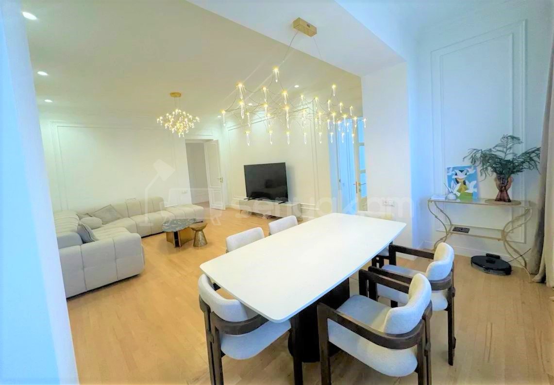 3 Սենյականոց Բնակարան Նորակառույց Քարե Շենքում, 100քմ, 4/4 հարկ, Դիզայներական Վերանորոգված