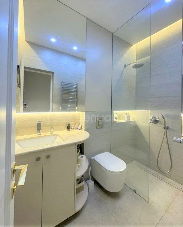 3 Սենյականոց Բնակարան Նորակառույց Քարե Շենքում, 100քմ, 4/4 հարկ, Դիզայներական Վերանորոգված