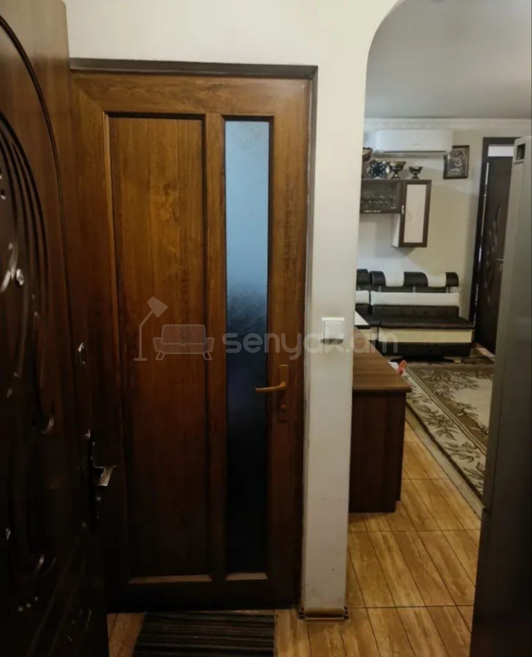 3 Սենյականոց Բնակարան Քարե Շենքում, 43քմ, 2/4 հարկ, Նորմալ Վիճակում