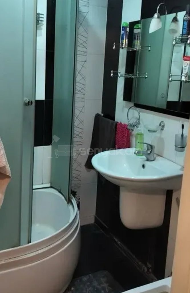 1 Սենյականոց Բնակարան Քարե Շենքում, 31քմ, 3/4 հարկ, Կապիտալ Վերանորոգված