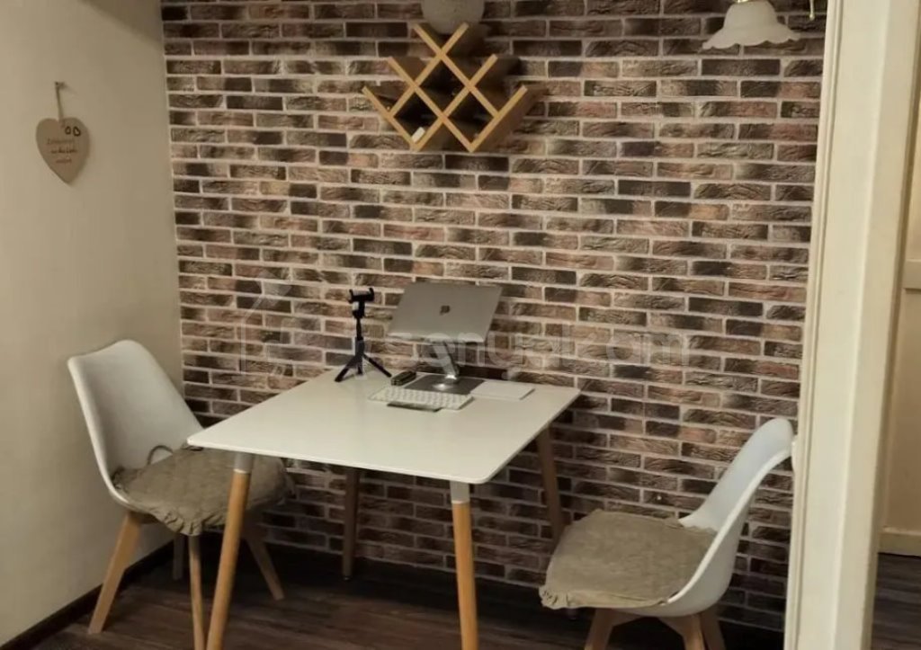 1 Սենյականոց Բնակարան Քարե Շենքում, 31քմ, 3/4 հարկ, Կապիտալ Վերանորոգված