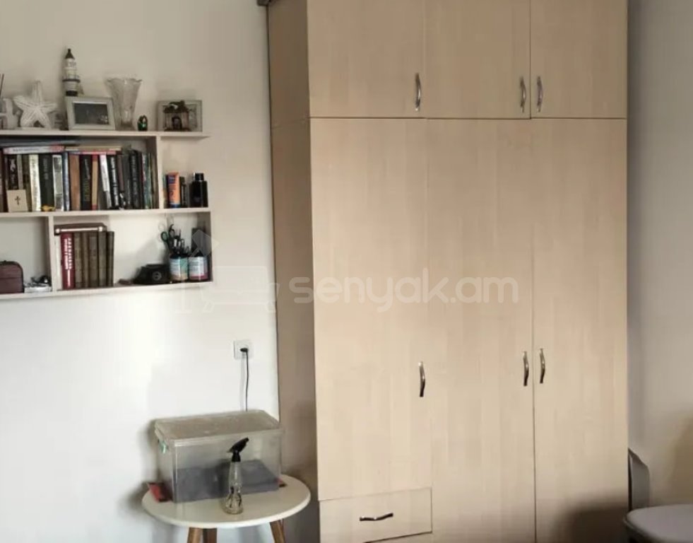 1 Սենյականոց Բնակարան Քարե Շենքում, 31քմ, 3/4 հարկ, Կապիտալ Վերանորոգված