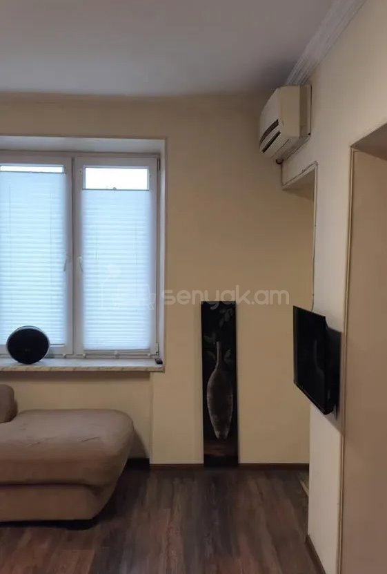 1 Սենյականոց Բնակարան Քարե Շենքում, 31քմ, 3/4 հարկ, Կապիտալ Վերանորոգված