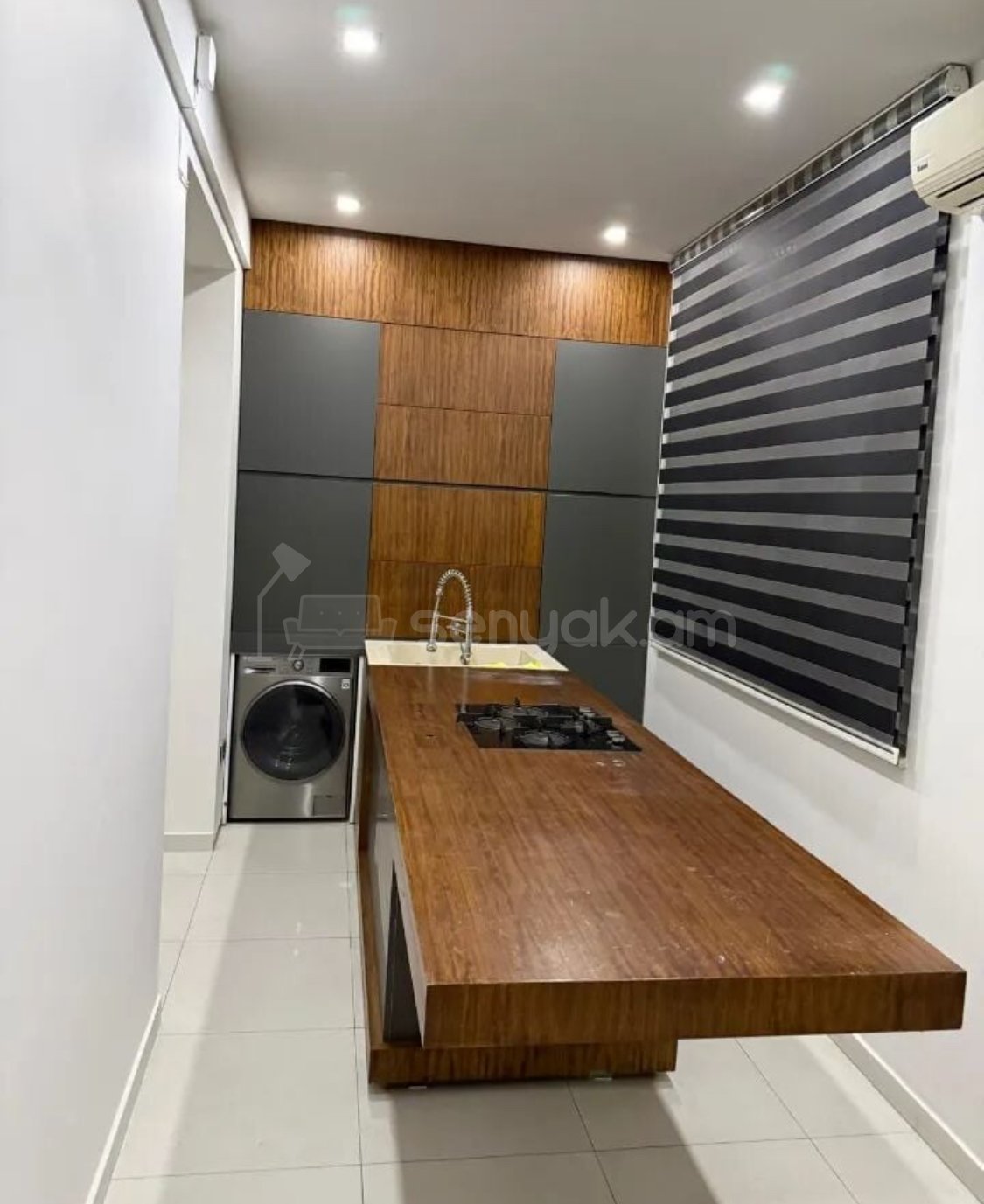 3 Սենյականոց Բնակարան Քարե Շենքում, 82քմ, 5/5 հարկ, Դիզայներական Վերանորոգված