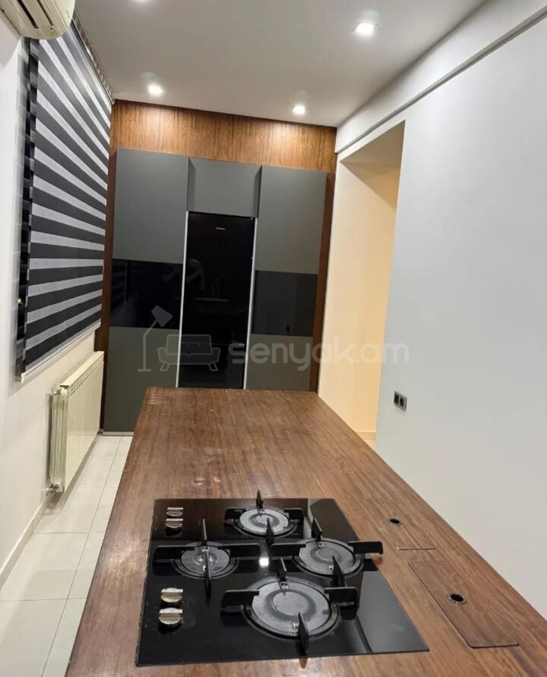 3 Սենյականոց Բնակարան Քարե Շենքում, 82քմ, 5/5 հարկ, Դիզայներական Վերանորոգված