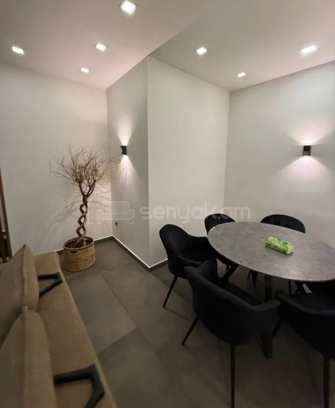 3 Սենյականոց Բնակարան Քարե Շենքում, 82քմ, 5/5 հարկ, Դիզայներական Վերանորոգված