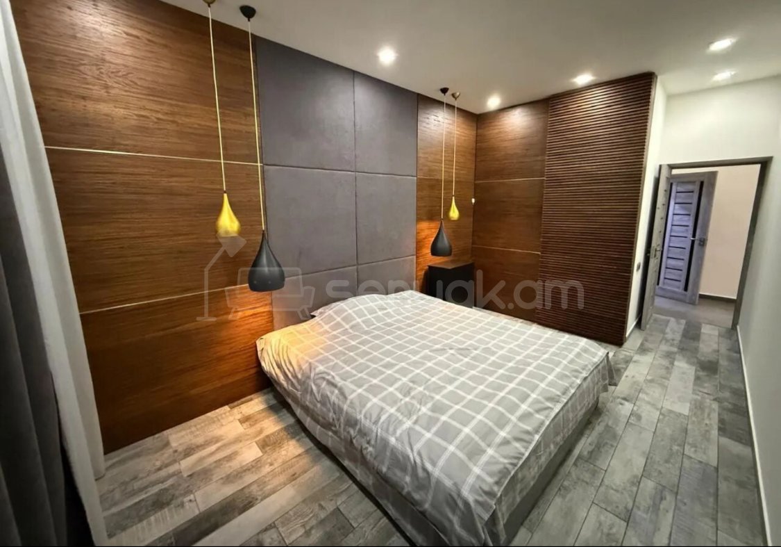 3 Սենյականոց Բնակարան Քարե Շենքում, 82քմ, 5/5 հարկ, Դիզայներական Վերանորոգված