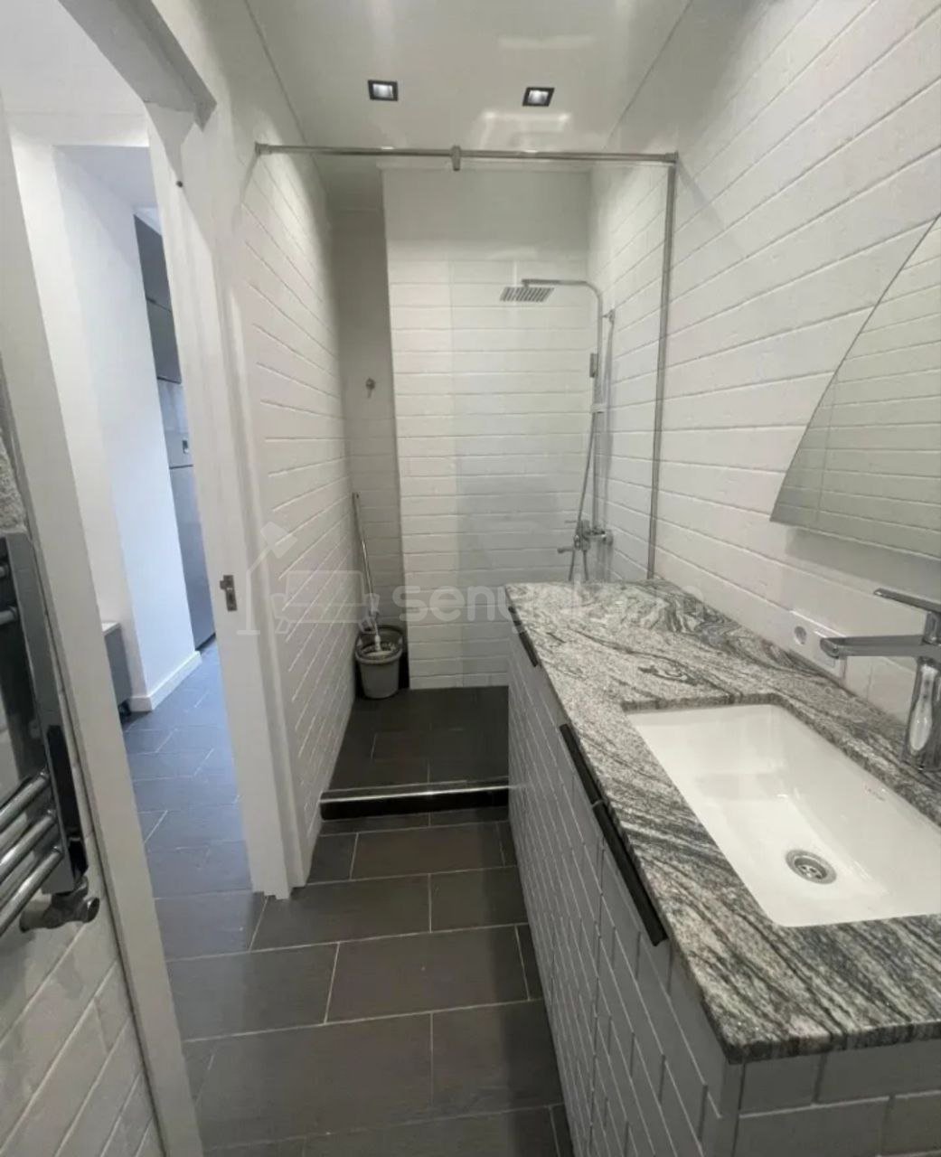 2 Սենյականոց Բնակարան Քարե Շենքում, 50քմ, 1/4 հարկ, Դիզայներական Վերանորոգված, Կահավորված, Արևկող