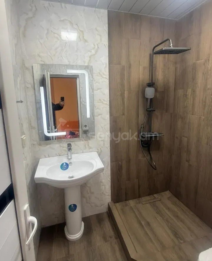 2 Սենյականոց Բնակարան, 33քմ, 6/9 հարկ, Կապիտալ Վերանորոգված