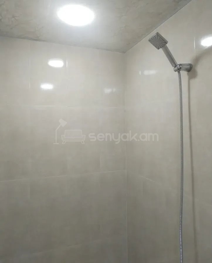 1 Սենյականոց Բնակարան Քարե Շենքում, 35քմ, 1/5 հարկ, Կապիտալ Վերանորոգված