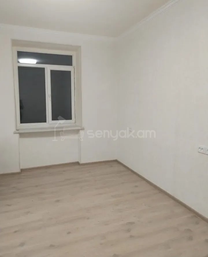 1 Սենյականոց Բնակարան Քարե Շենքում, 35քմ, 1/5 հարկ, Կապիտալ Վերանորոգված