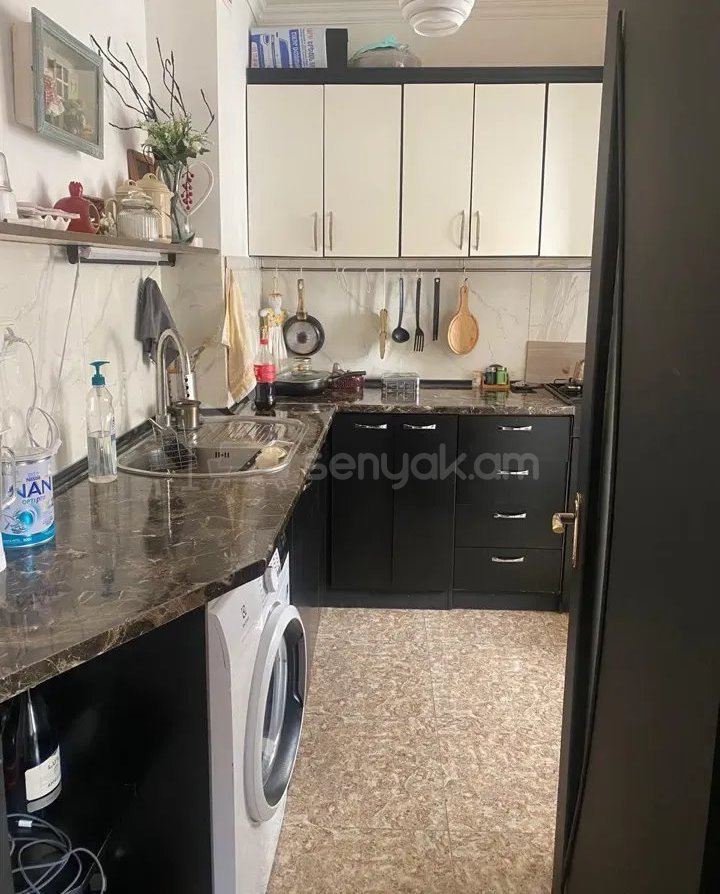 3 Սենյականոց Բնակարան Քարե Շենքում, 55քմ, 1/5 հարկ, Կապիտալ Վերանորոգված