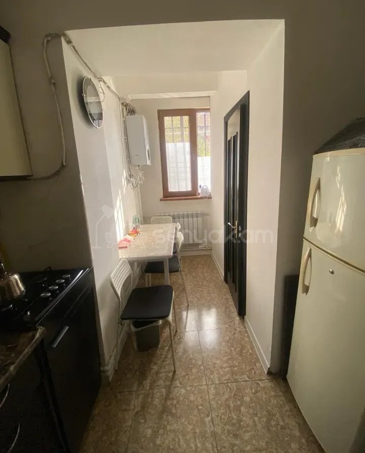 3 Սենյականոց Բնակարան Քարե Շենքում, 55քմ, 1/5 հարկ, Կապիտալ Վերանորոգված