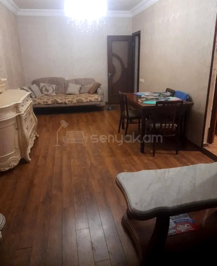 2 Սենյականոց Բնակարան Քարե Շենքում, 56քմ, 1/5 հարկ, Կապիտալ Վերանորոգված