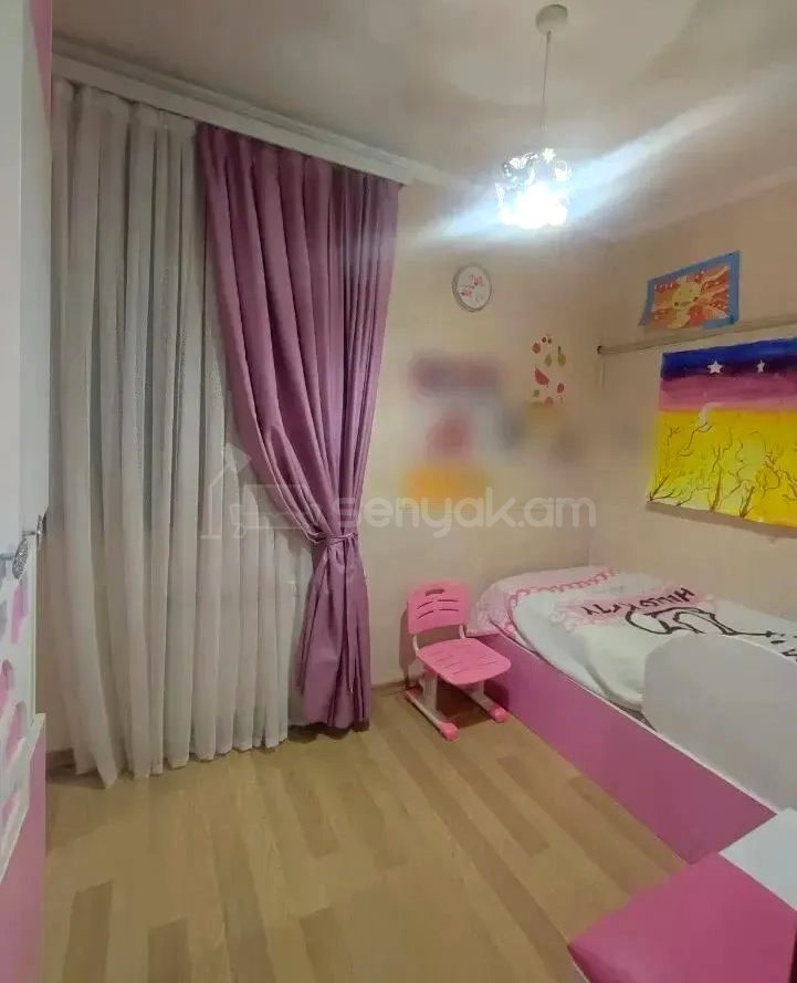 4 Սենյականոց Բնակարան Քարե Շենքում, 81քմ, 5/5 հարկ, Կապիտալ Վերանորոգված