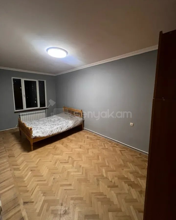 3 Սենյականոց Բնակարան, 80քմ, 7/9 հարկ, Նորմալ Վիճակում, Կահավորված