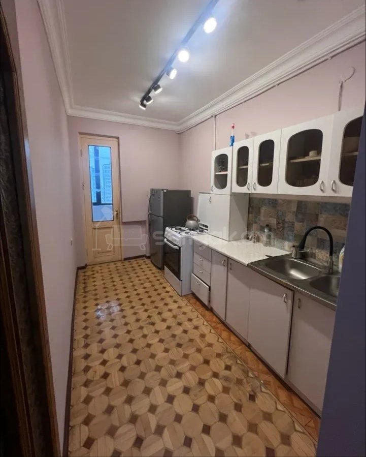 3 Սենյականոց Բնակարան, 80քմ, 7/9 հարկ, Նորմալ Վիճակում, Կահավորված